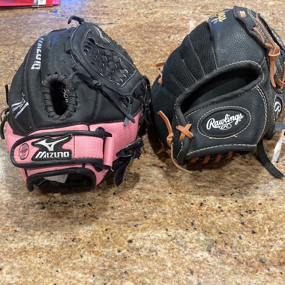 Mizuno Other Mizuno And Rawlings Softball Mitts Left Hand Poshmark